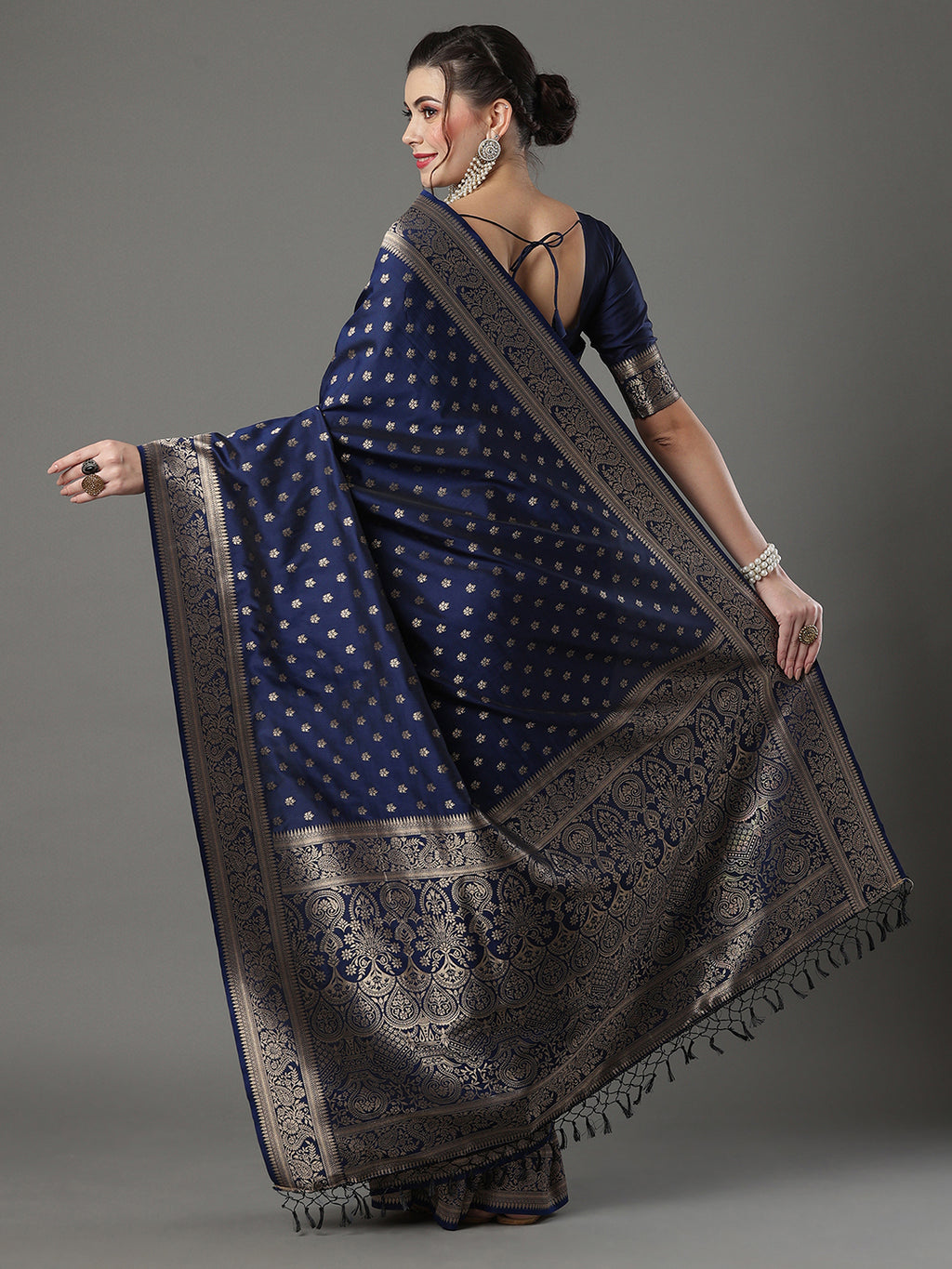 silk blend navyblue wovendesign designer saree with blouse piece 16pakhi1704