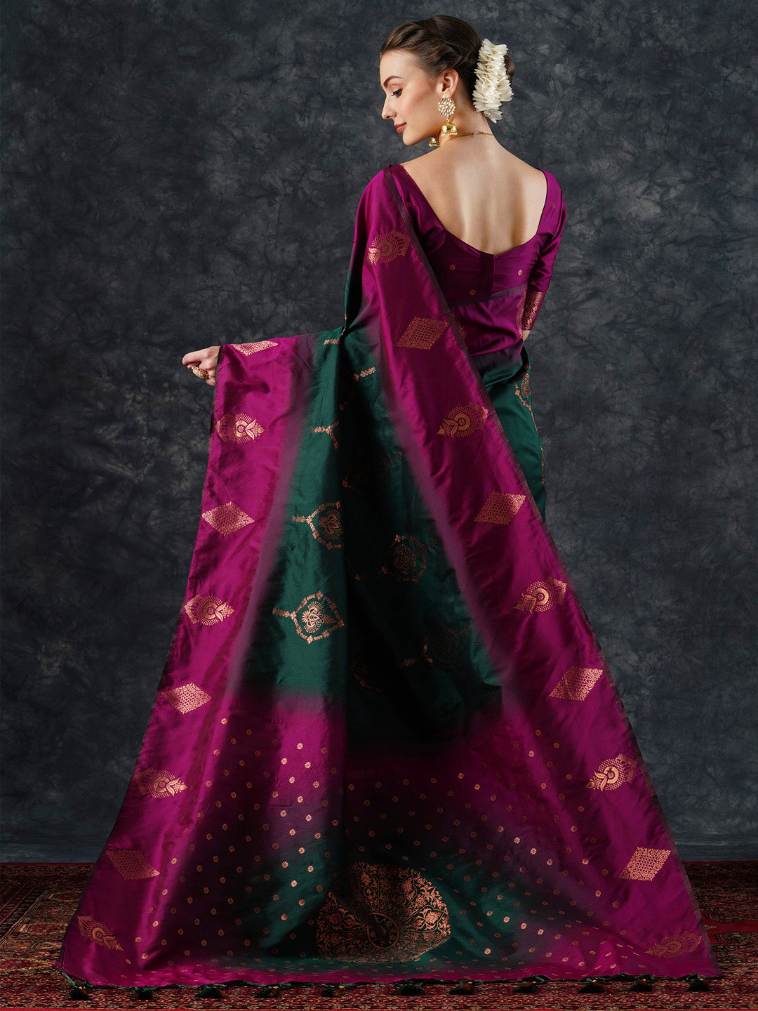 silk blend green woven design designer saree with blouse piece 23pakhi2309