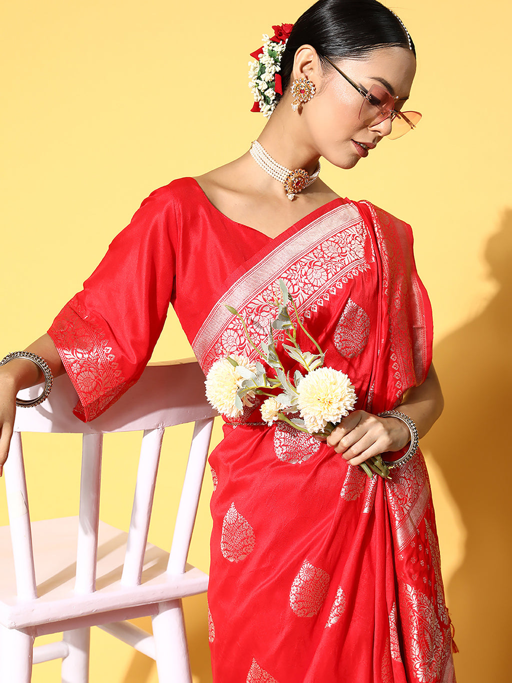 silk blend red wovendesign celebrity saree with blouse piece 2pakhi4101