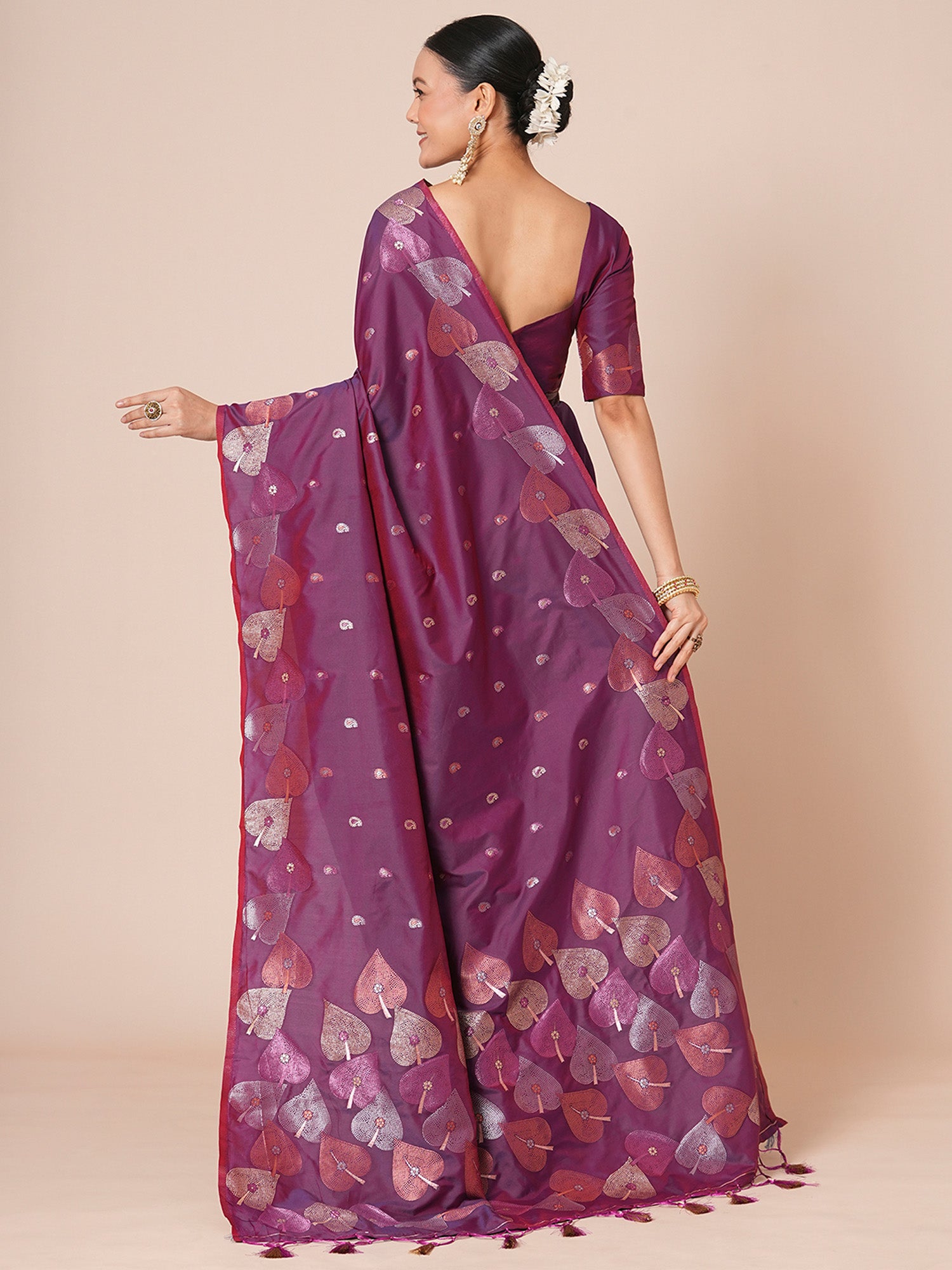 silk blend magenta woven design designer saree with blouse piece 31pakhi3101