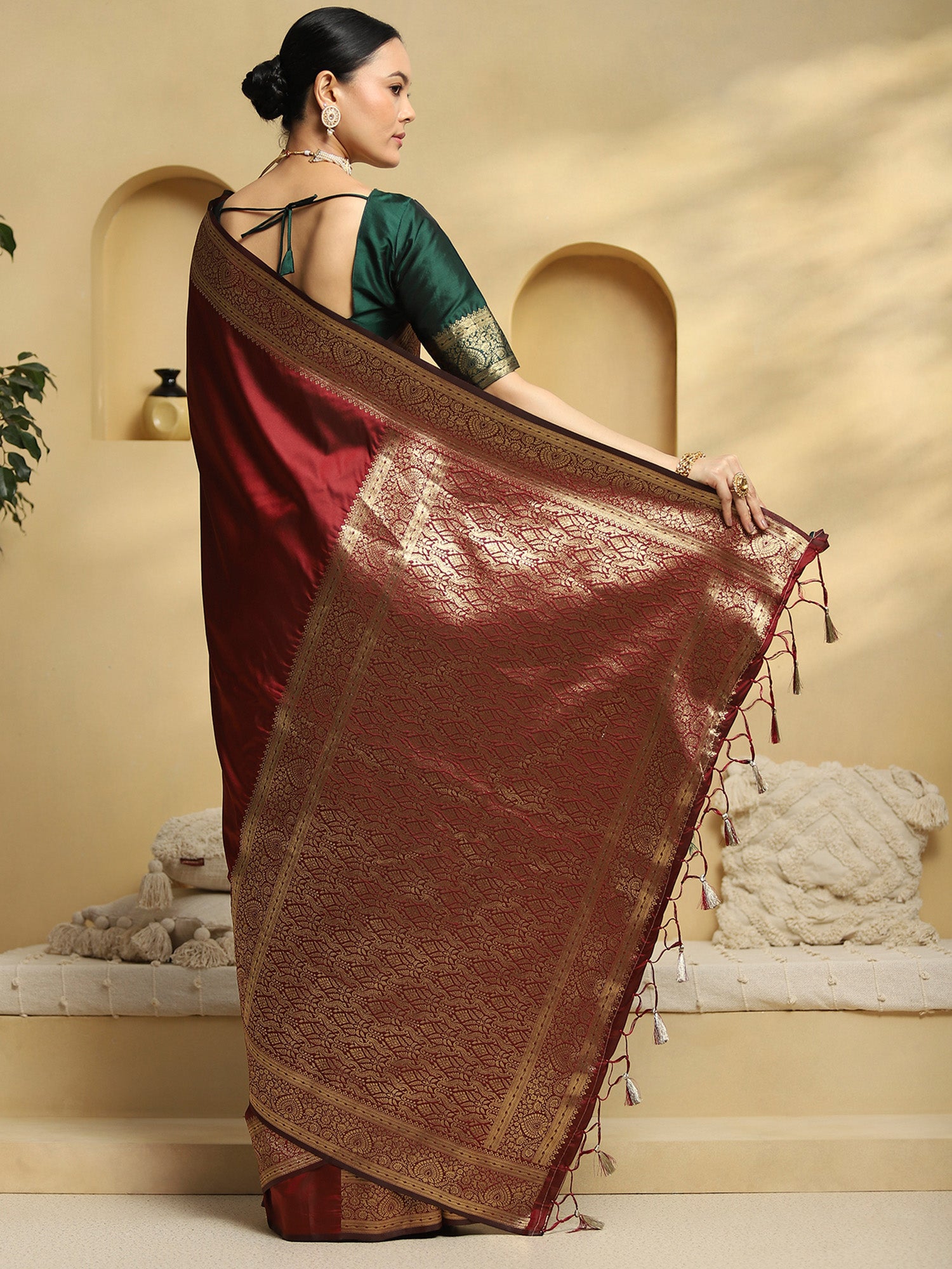 soft silk maroon woven design designer saree with blouse piece 32pakhi3201