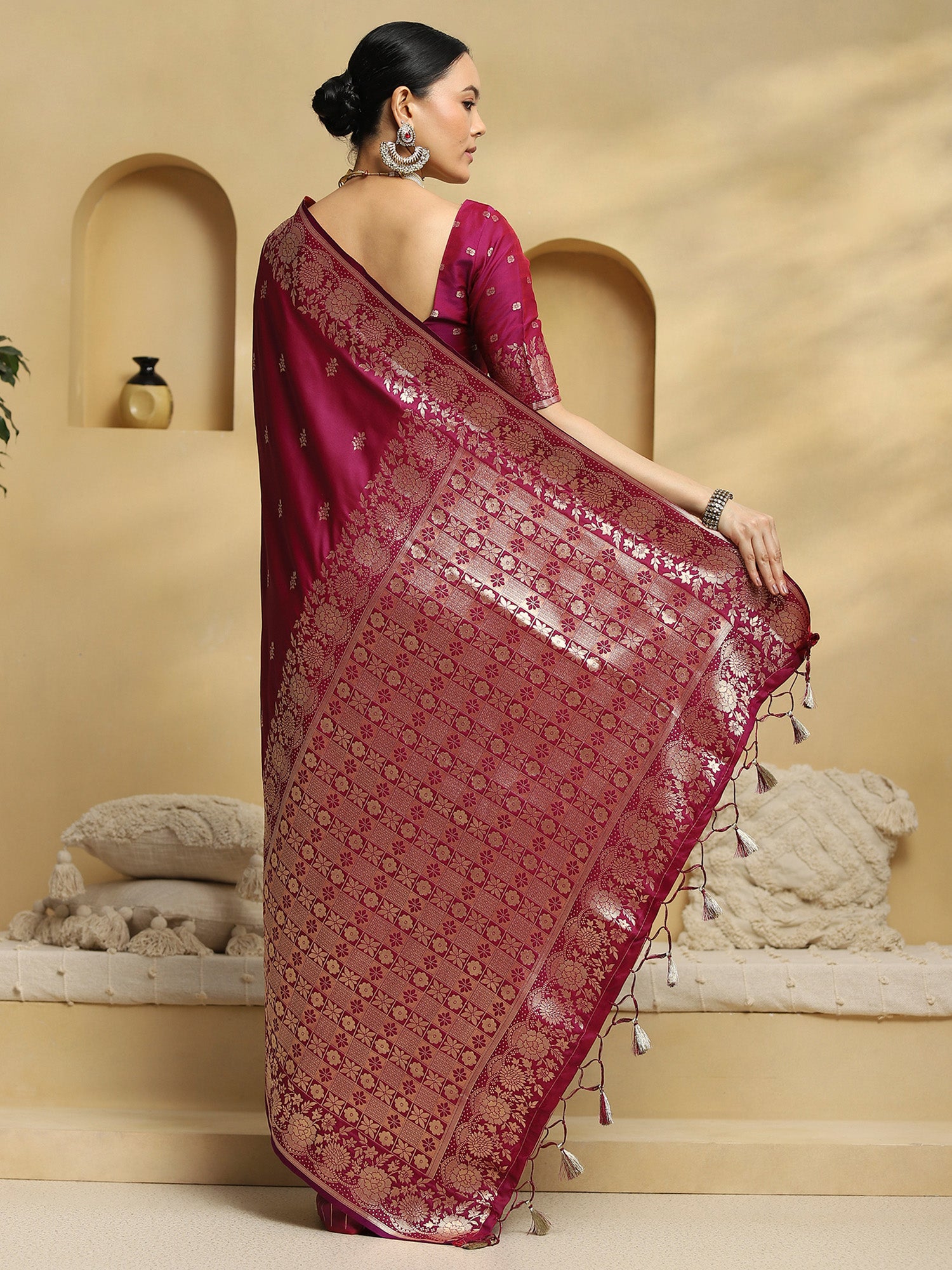 soft silk magenta woven design designer saree with blouse piece 35pakhi3508