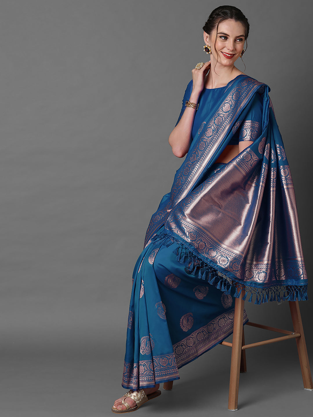 silk blend blue wovendesign celebrity saree with blouse piece 3pakhi5104d