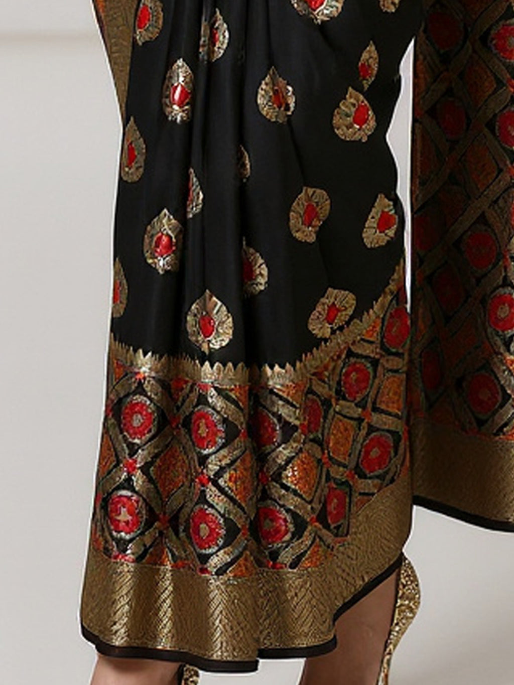 silk blend black woven design designer saree with blouse piece 6pakhi8104