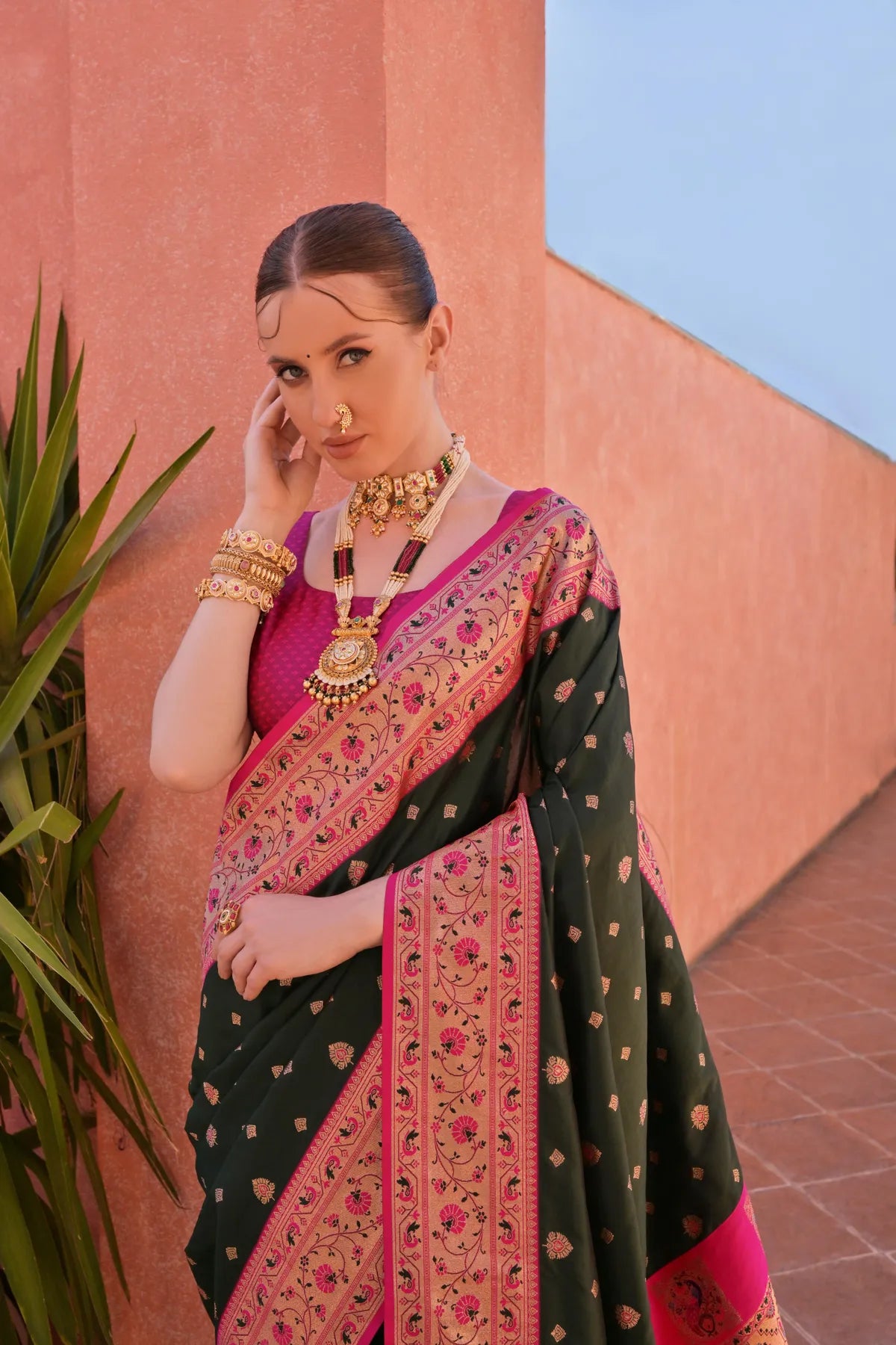 Green Paithani Silk Saree With Blouse Piece For Women