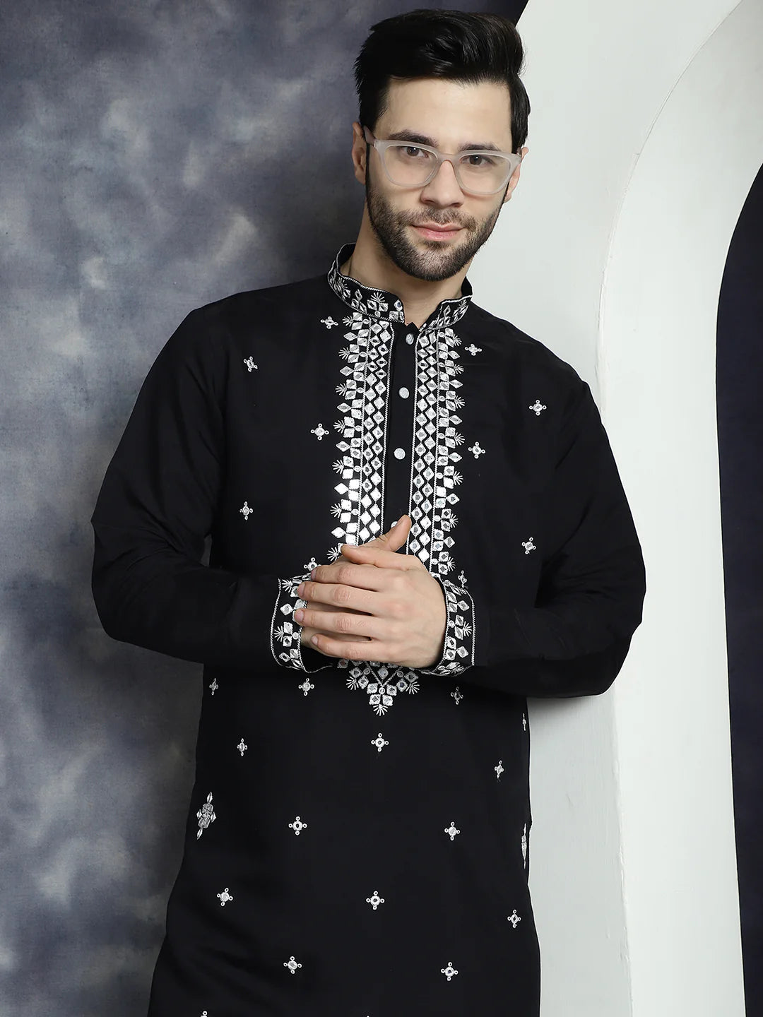 mens embroidered kurta with pyjama black