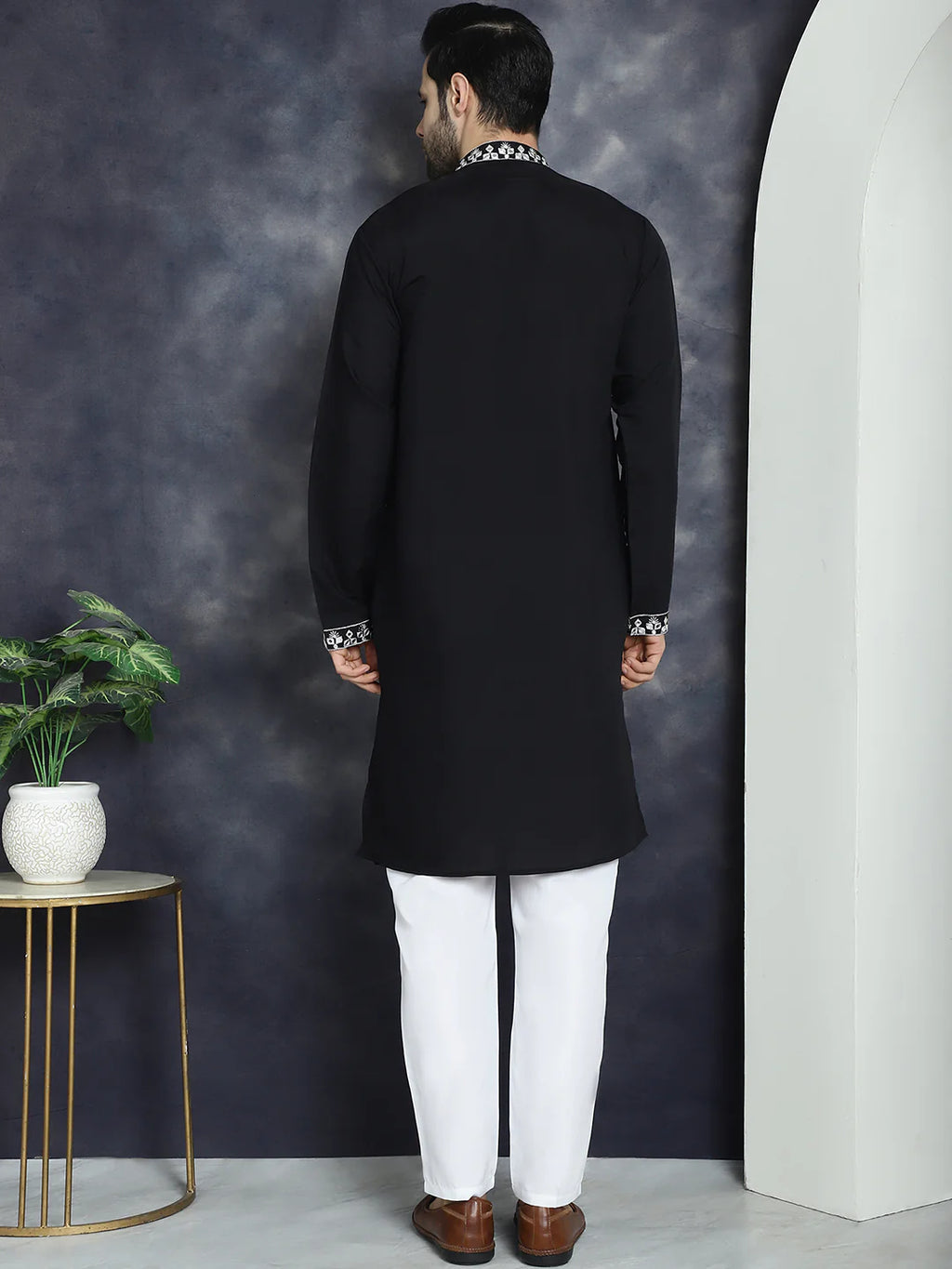 mens embroidered kurta with pyjama black
