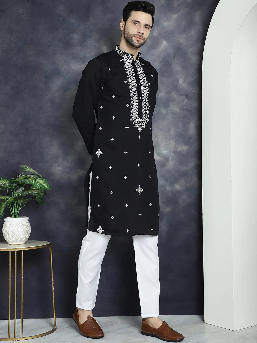 mens embroidered kurta with pyjama black