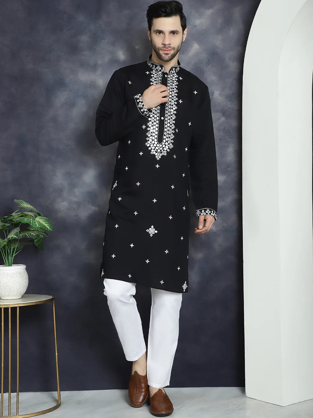 mens embroidered kurta with pyjama black