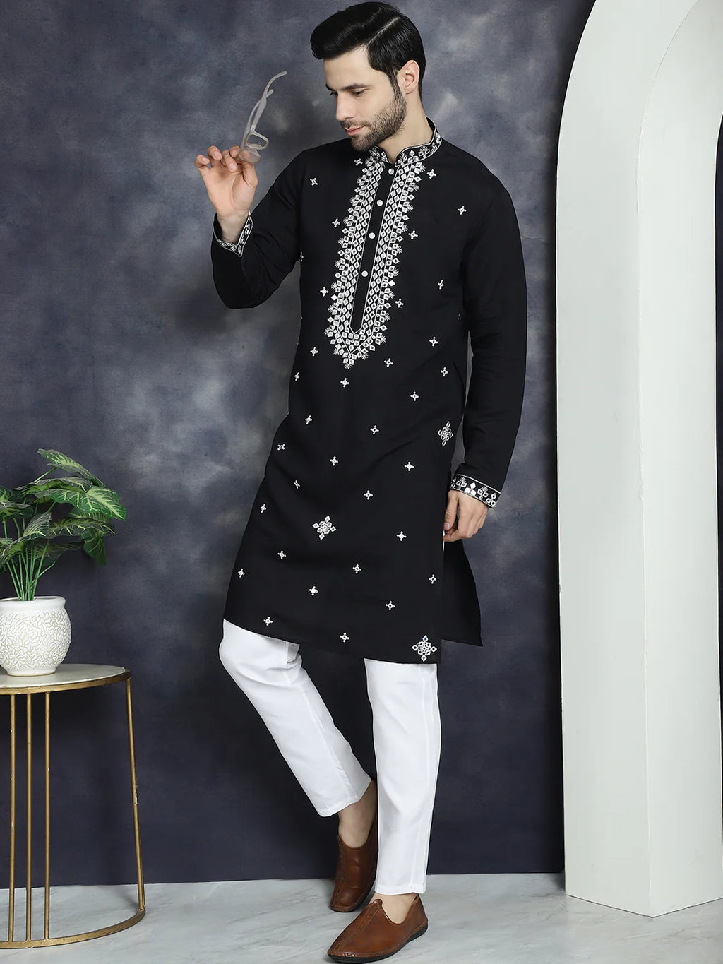mens embroidered kurta with pyjama black