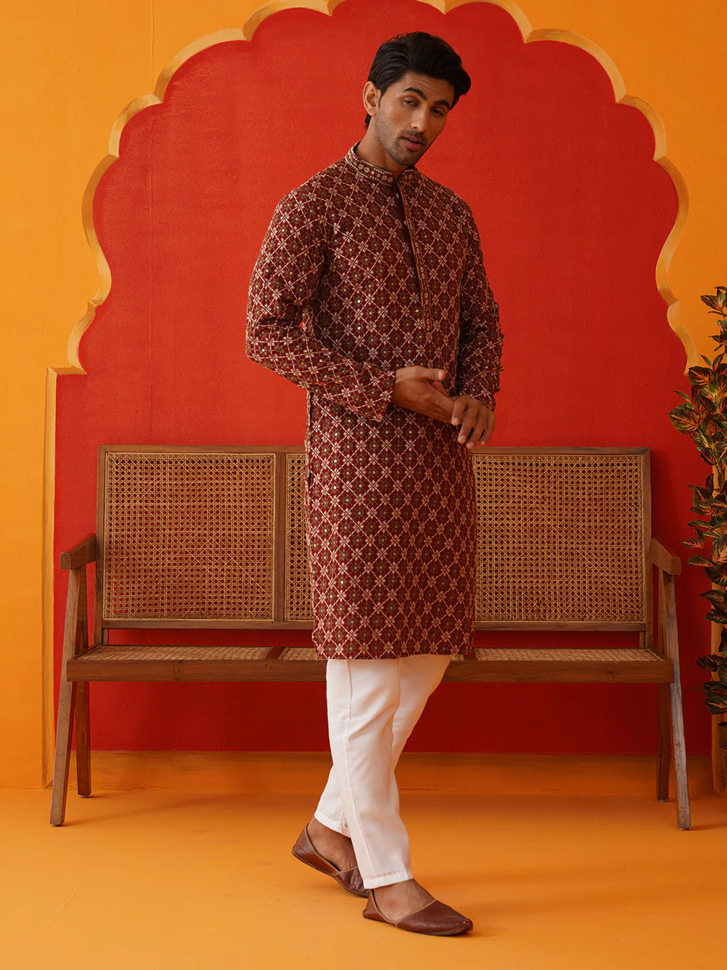 embroidered kurta pyjama set for men maroon