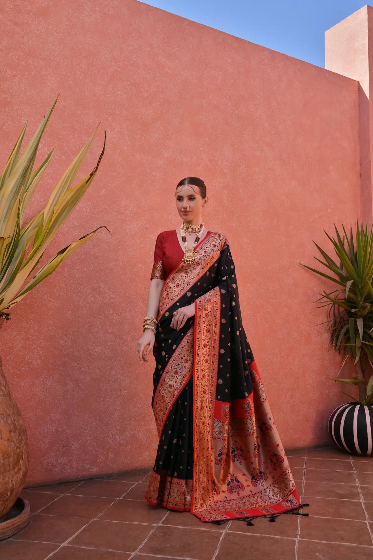 Black Paithani Silk Saree With Blouse Piece For Women