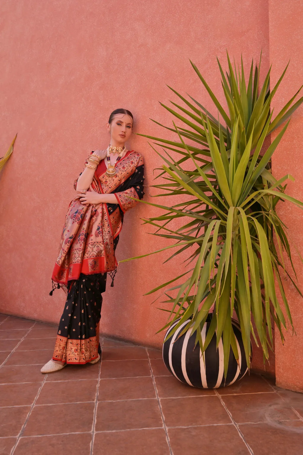 Black Paithani Silk Saree With Blouse Piece For Women