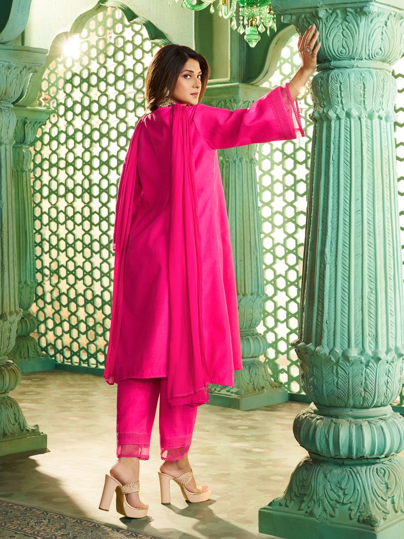 pink embroidered kurta set 1