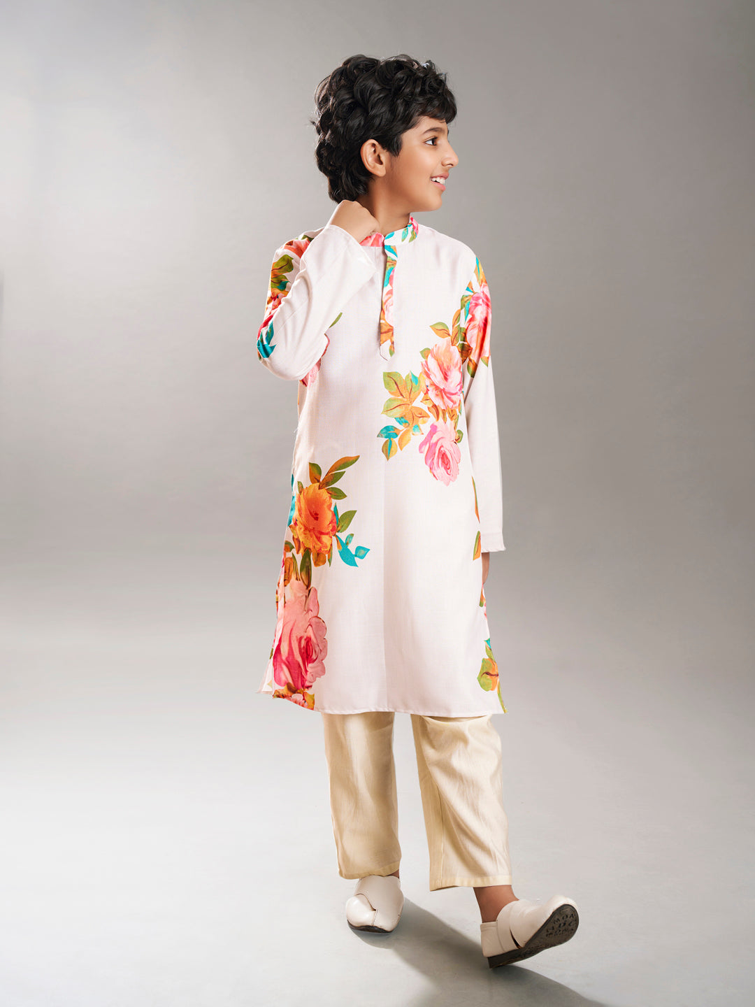 full sleeves floral print straight cut kurta with pyjama offwhite