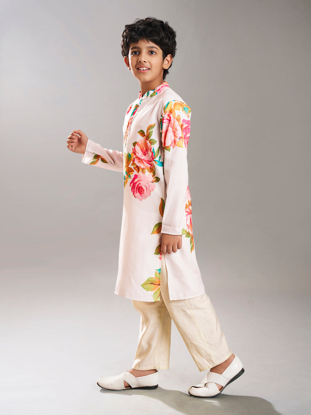 full sleeves floral print straight cut kurta with pyjama offwhite