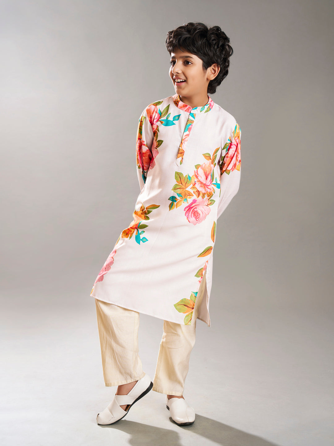 full sleeves floral print straight cut kurta with pyjama offwhite
